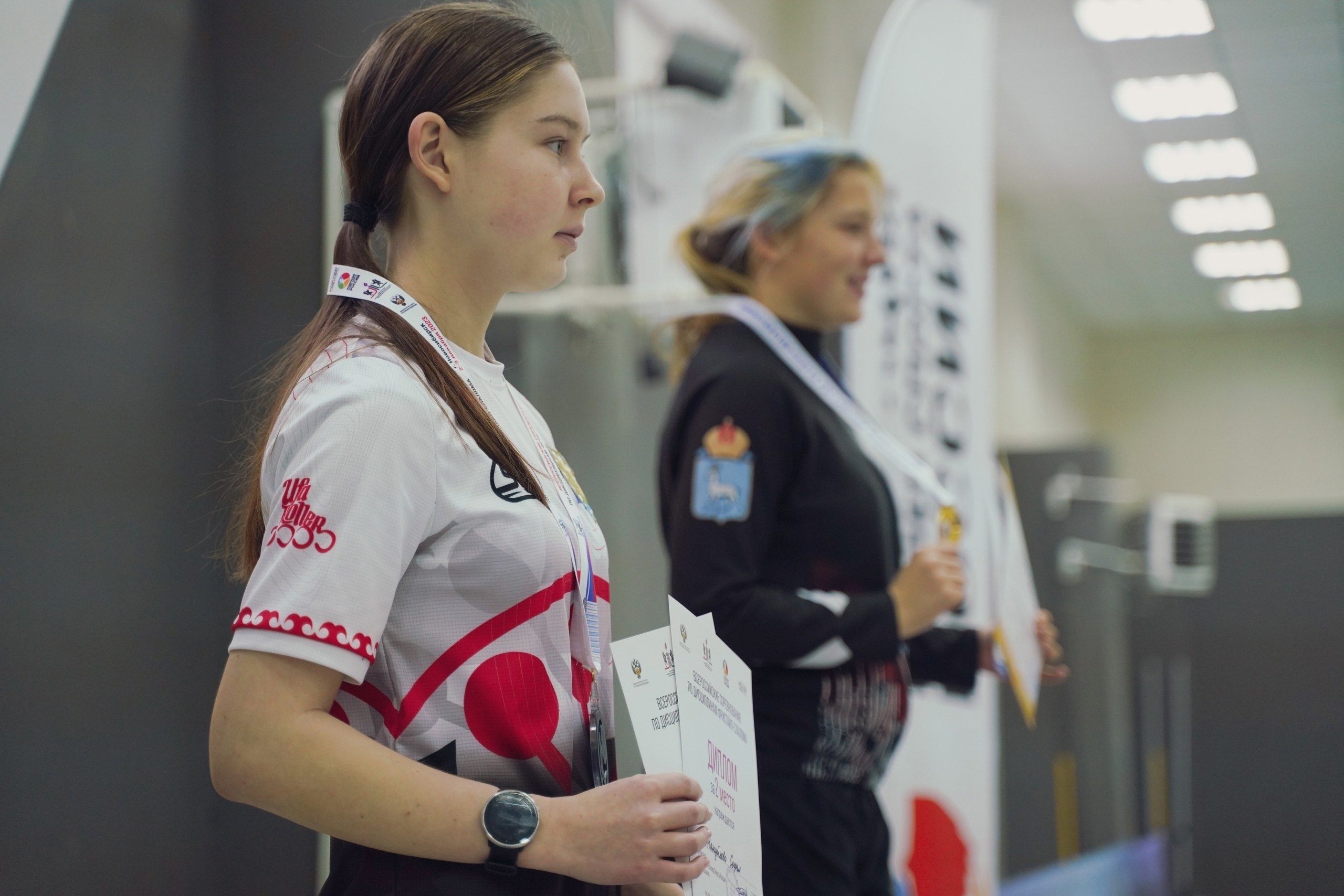 В минувшие выходные, 2-3 декабря, состоялись завершающие соревнования по роллер спорту в этом сезоне — Всероссийские соревнования по дисциплинам фристайл-слалома в г. Новосибирске.